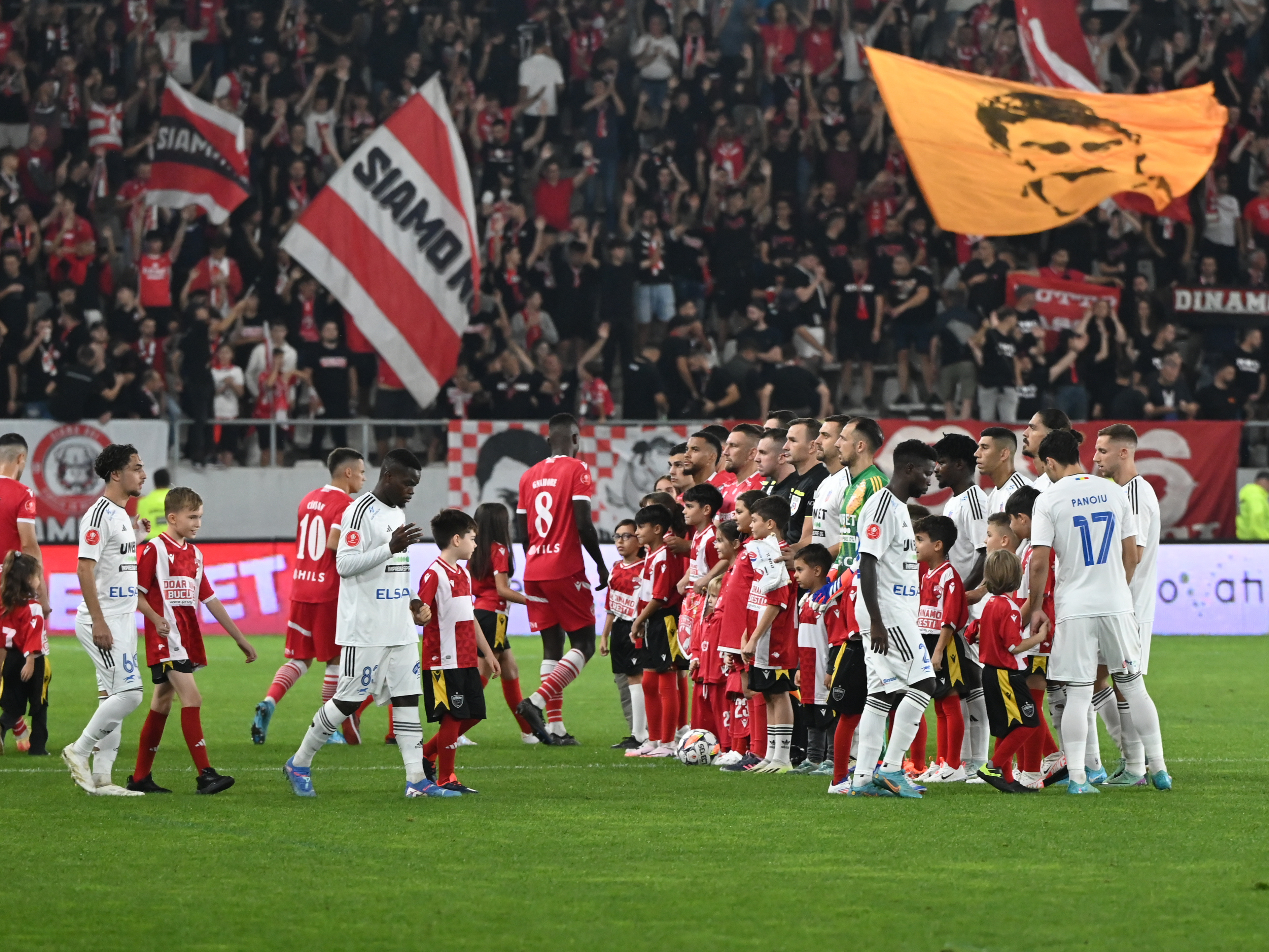 Lovitură pentru Dinamo! Golgheterul ratează următorul meci din campionat